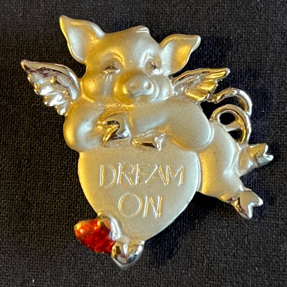 Pig with Wings Brooch - Picture 5 of 11